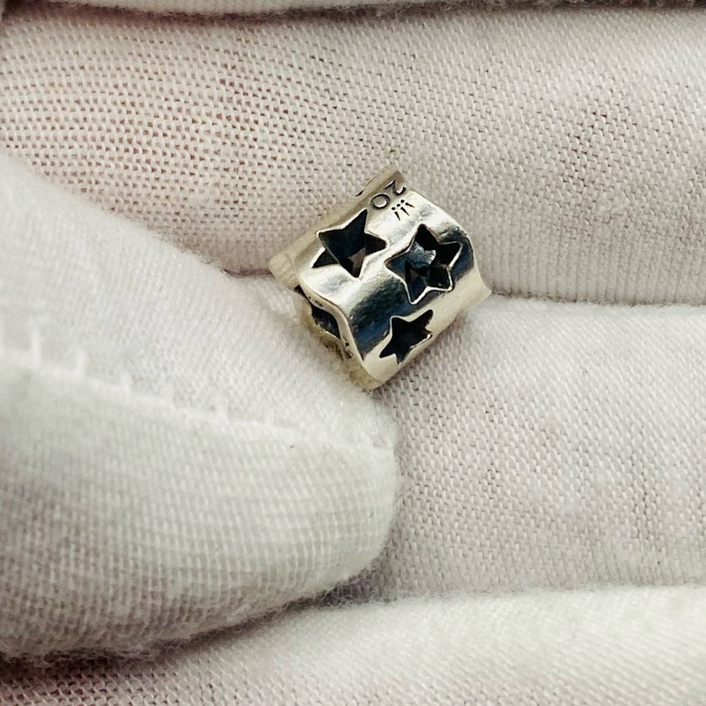 EUC Pandora 799119C00 Sterling Silver 2020 Limited Edition Stars Charm - Picture 4 of 9